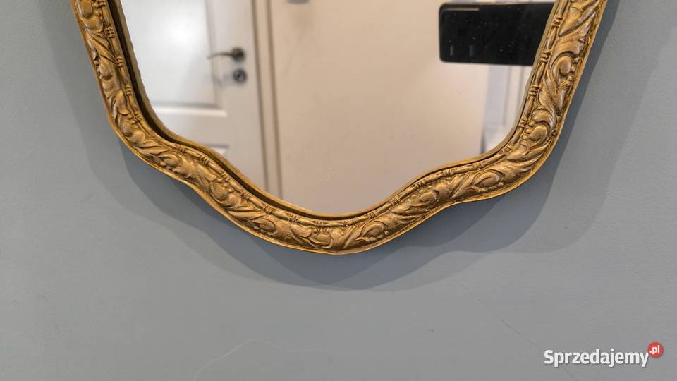 Piękne stylowe złote lustro Meble