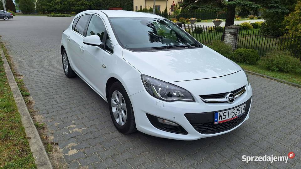 Opel Astra 2015 rok 1.4 140KM