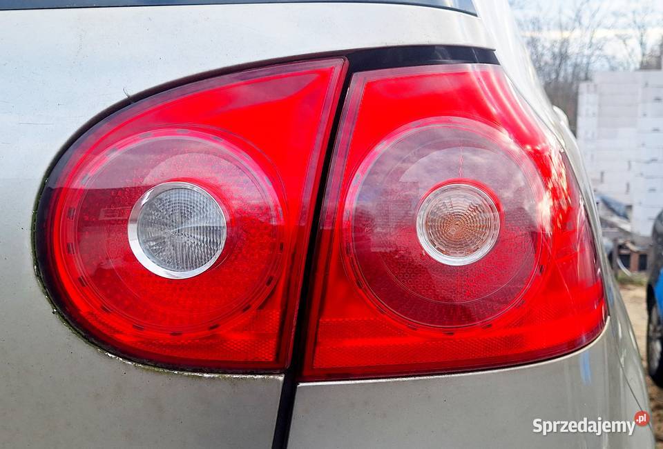 VW GOLF V LAMPA TYLNA 1K6945094E PRAWA KLAPY Radom