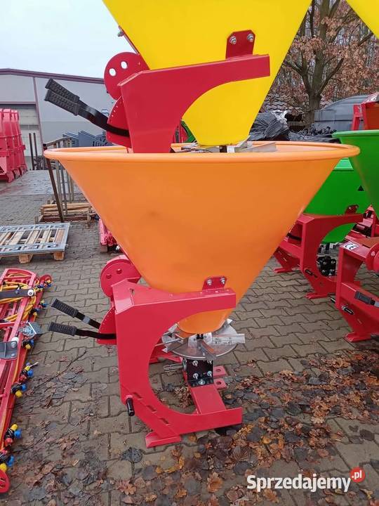 Rozsiewacz nawozów jednotarczowy Demarol lejek Kraśnik