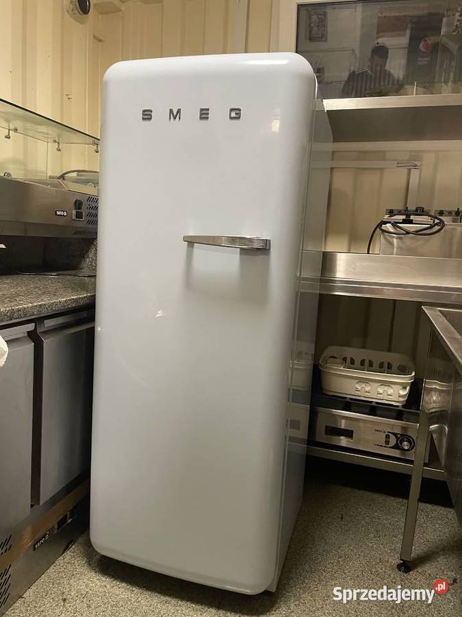 Lodówka SMEG baby blue wolnostojące Łeba