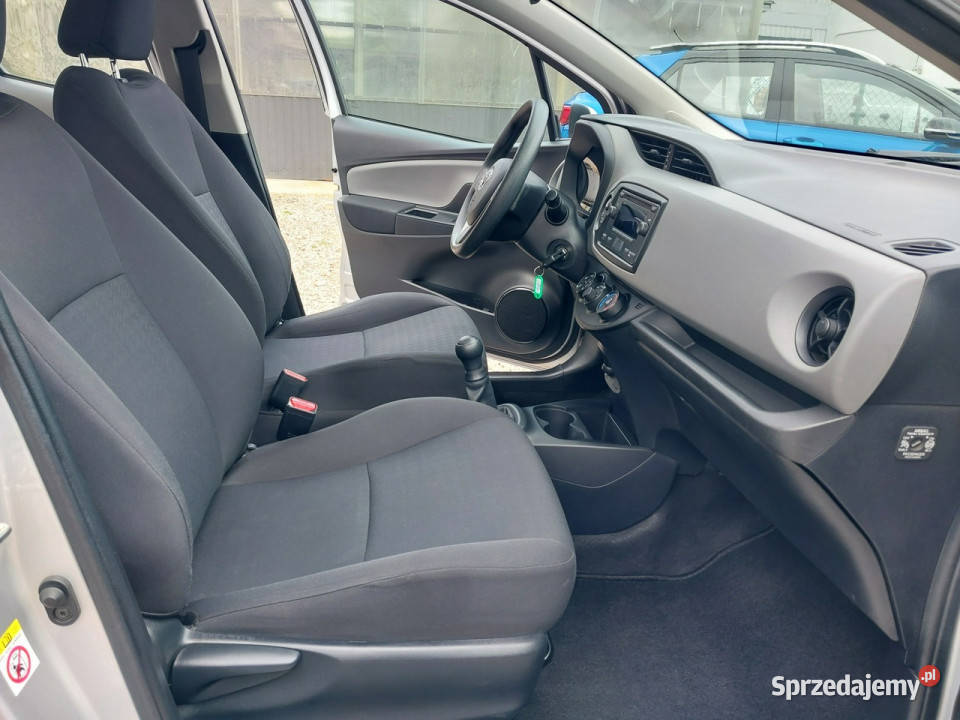 Toyota Yaris SALON 100 bezwypadkowa niski manualna Warszawa