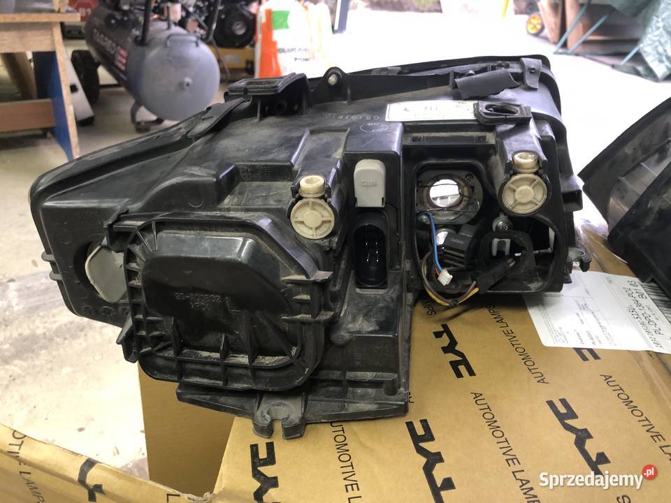 Reflektory Lampy Przednie Audi A4 B6 sprzedam