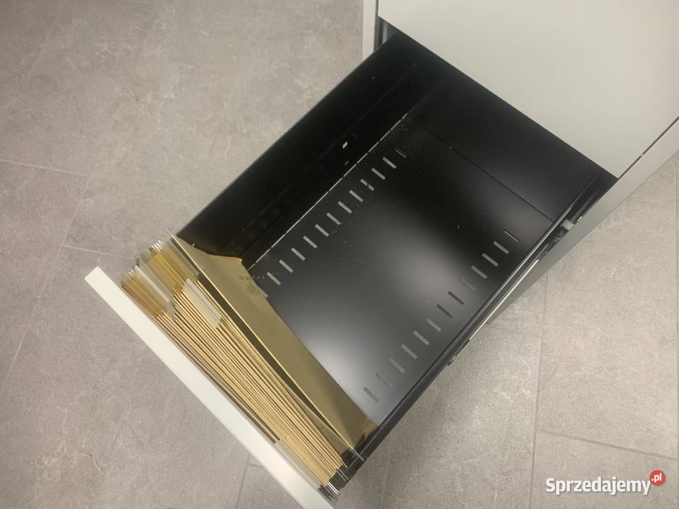 SZAFKA KARTOTEKOWA NA DKUMENTY METALOWA 3 Kalety sprzedam