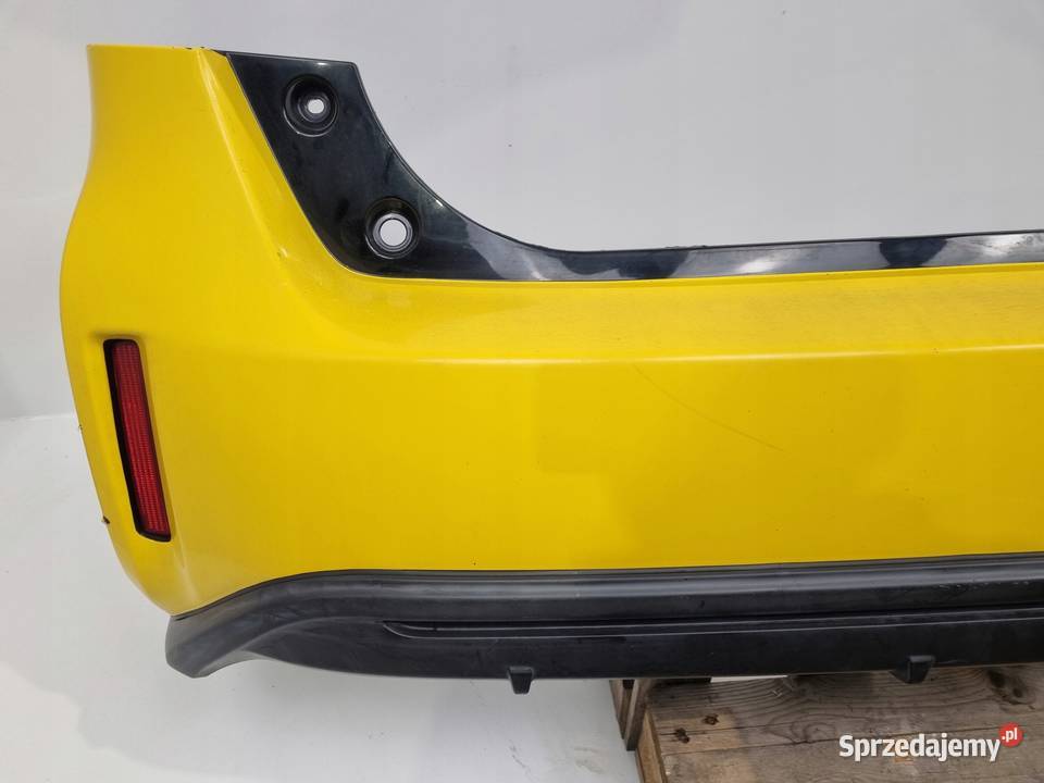 TYLNY ZDERZAK Toyota Prius Prius Plus III