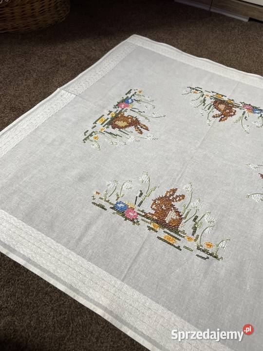 Obrus ręcznie haftowany zajączki Zabrze