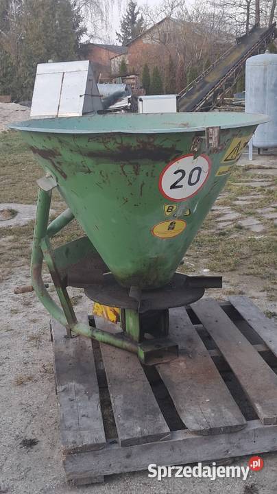 Rozsiewacz do nawozu LEJEK metalowy Agromet Błędów
