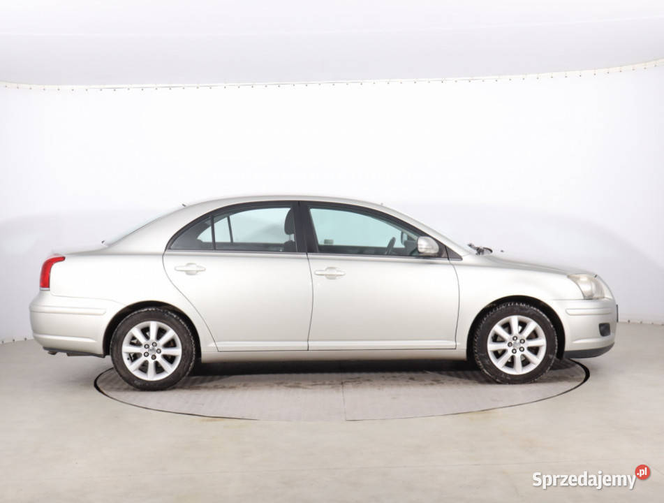 Toyota Avensis 18 VVTi srebrny Piaseczno sprzedam