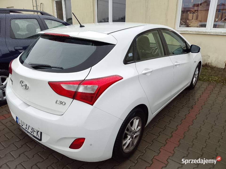 Hyundai i30 16 beznyna biały doskonały stan 2016