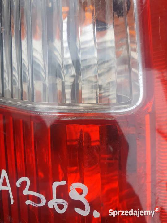 Lampa tylna prawa lewa górna Volvo v70 II xc70 Oświetlenie sprzedam