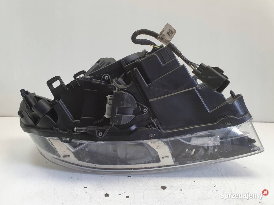 Volvo V60 S60 II LIFT PRZEDNIA lewy przód XENON Chełm