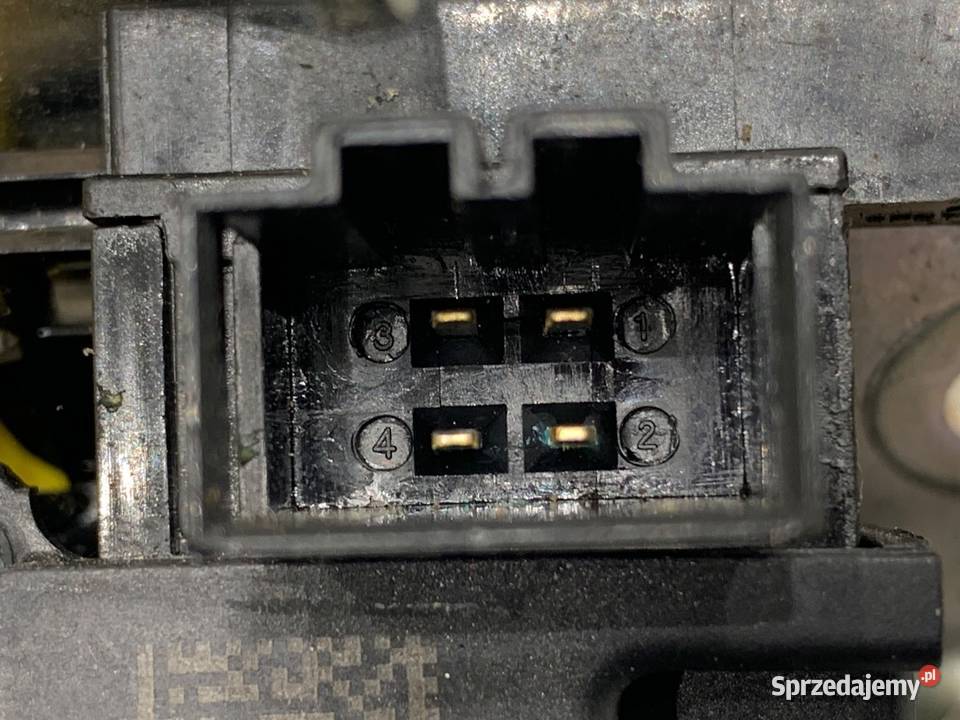 ZAMEK KLAPY TYŁ AUDI Q8 SUV 81A827506