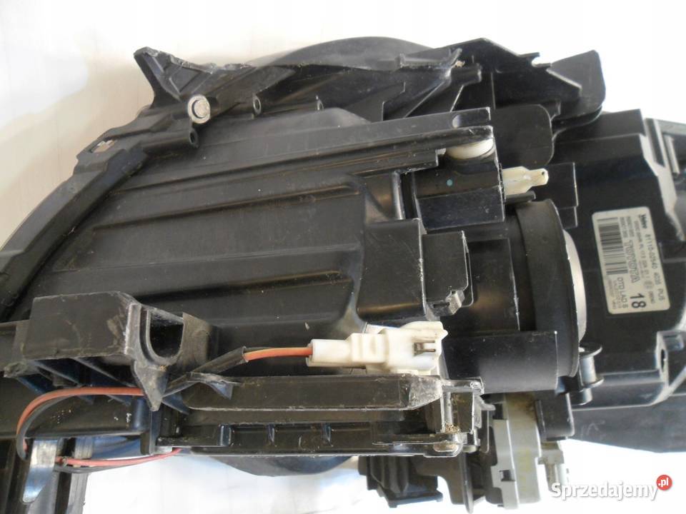 Xenon reflektor prawy TOYOTA AURIS 2008 2009 prawe Nowy Tomyśl