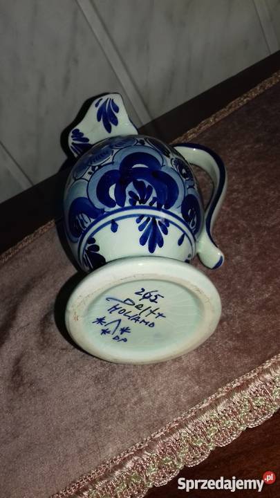 Piękny sygnowany dzbanek Warszawa