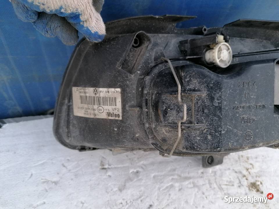 Lampa Prawa Przednia Volkswagen Polo 02r osobowe Wisznice sprzedam