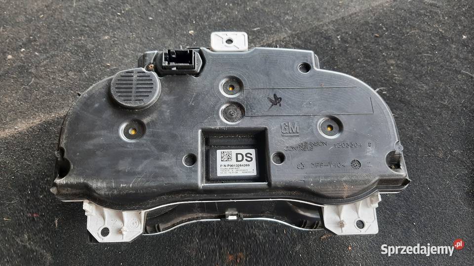 licznik prędkościomierz zegary Opel Corsa D 12 osobowe sprzedam