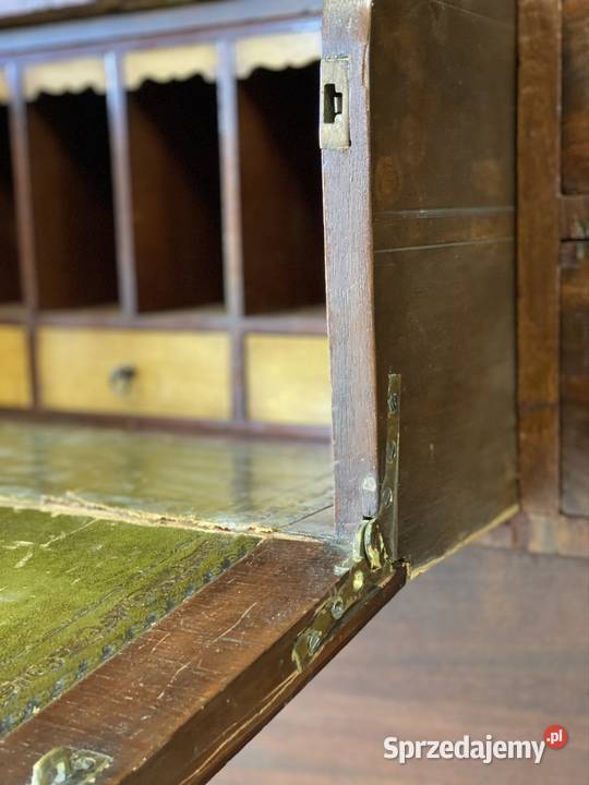 Mahoniowy sekretarzyk z nadstawką biblioteczną Budno