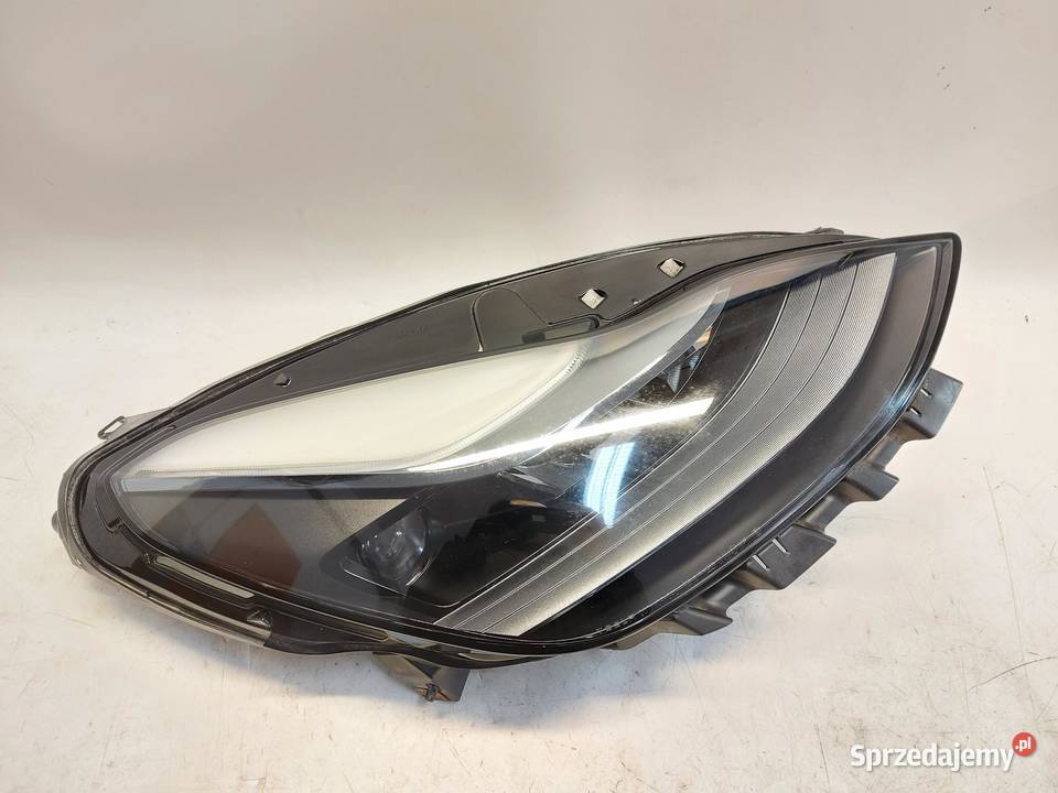 TESLA MODEL Y 2022r LAMPA PRAWA PRZÓD RHD