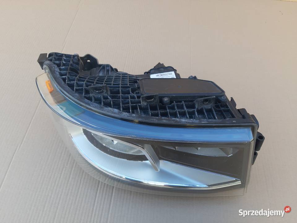 SCANIA R S REFLEKTOR PRAWY LAMPA PRAWA FULL LED ciężarowe lubuskie Trzciel