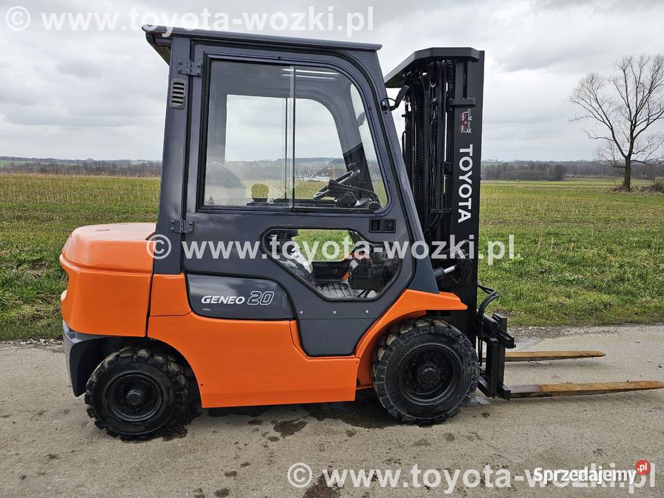 Wózek widłowy TOYOTA 7FDF20 triplex 2500 TOYOTA Wadowice