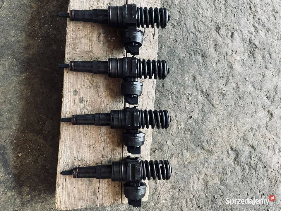 POMPOWTRYSKIWACZ BOSCH 0414720312 038130073BQ osobowe Pompowtryskiwacze Nysa