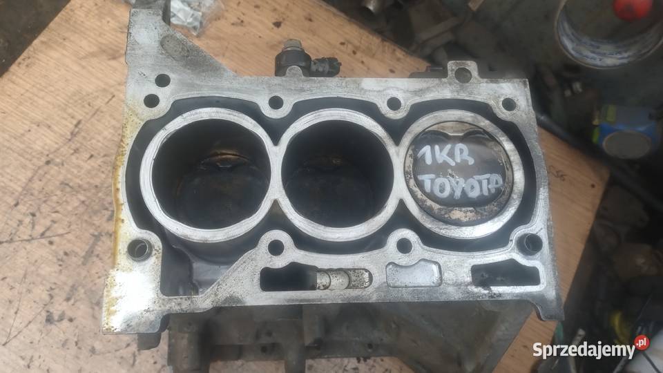 TOYOTA YARIS AYGO C1 silnik dół 1KR blok wał osobowe Blok silnika