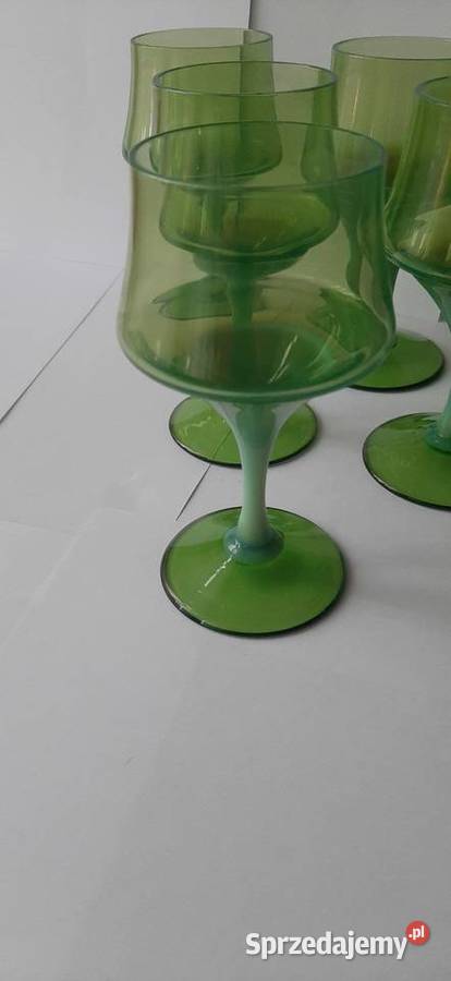 Kieliszki że szkła kolorowego Świdnica Polska sprzedam