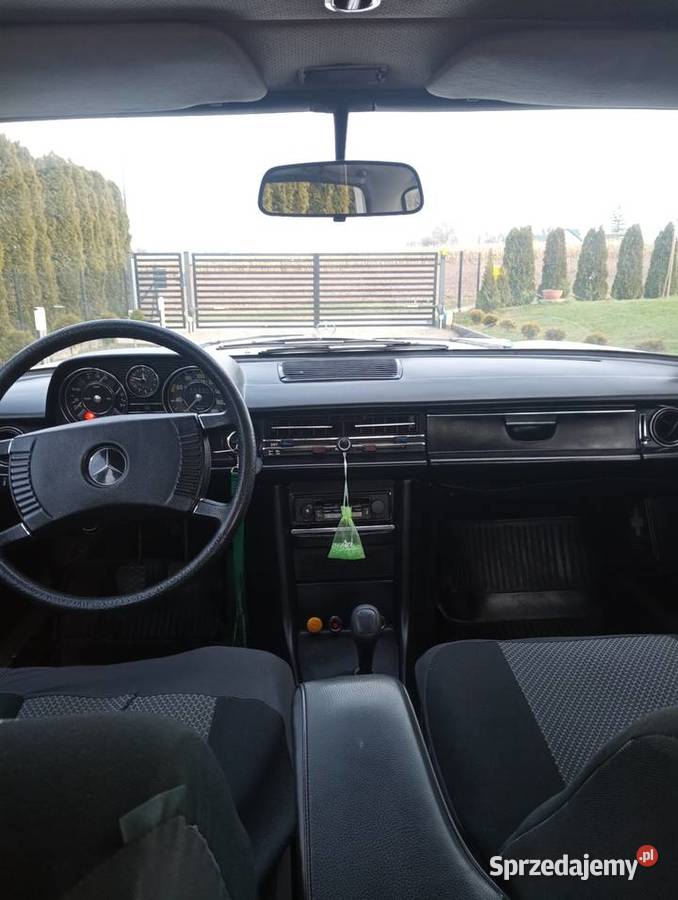 Mercedes w115 Rok produkcji 1975 podkarpackie Przeworsk