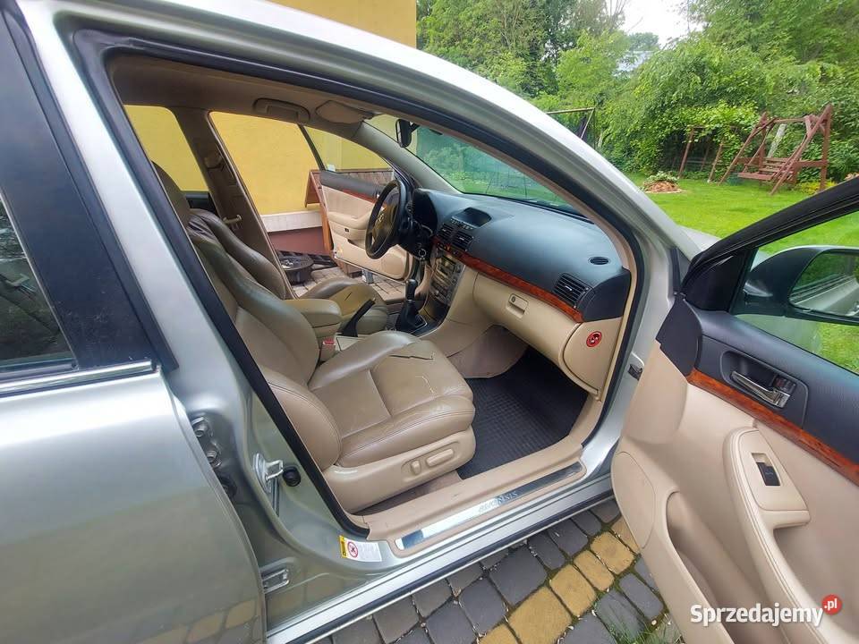 Fotele kokpit jasne beżowe wnętrze Toyota Rok produkcji 2005