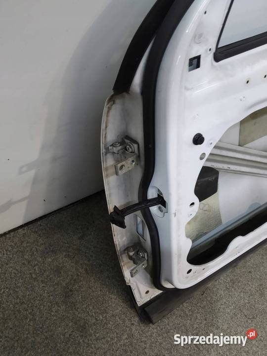 DRZWI PRAWE PRZÓD BIAŁE LEKKO USZKODZONE VW osobowe świętokrzyskie