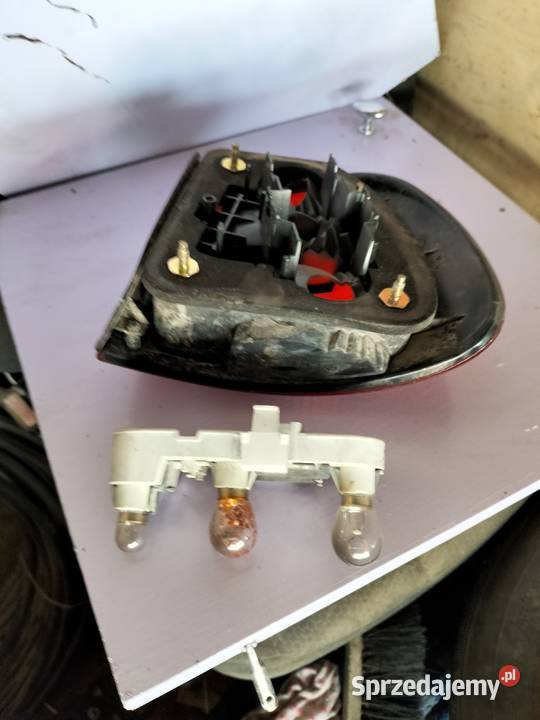 Lampa Tylna Lewa VOLVO V 40 V40 Oświetlenie