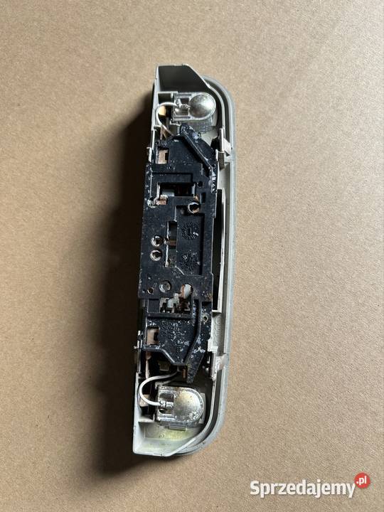 Lampka kabiny Audi a4 b6 8e0947111a