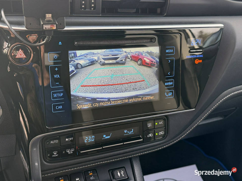 Toyota Auris Hybrid Węgrów