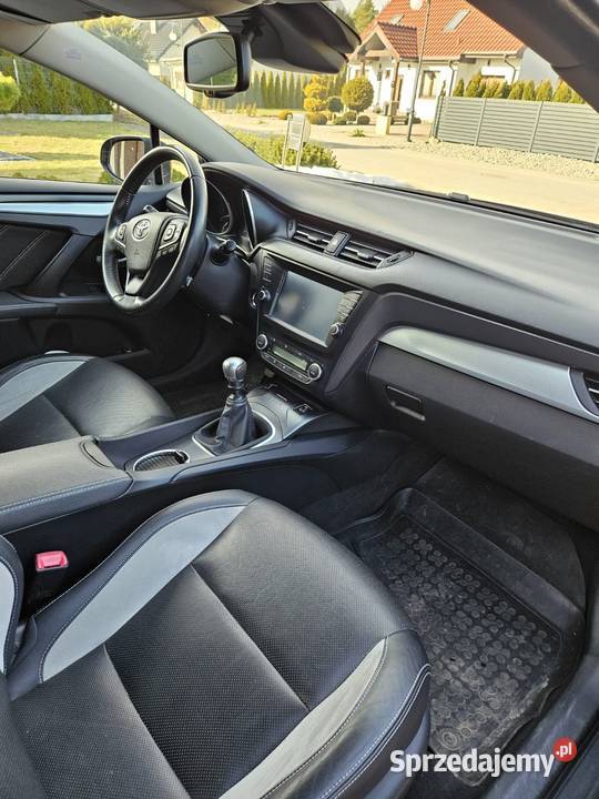 Toyota Avensis 16 TDI 2015