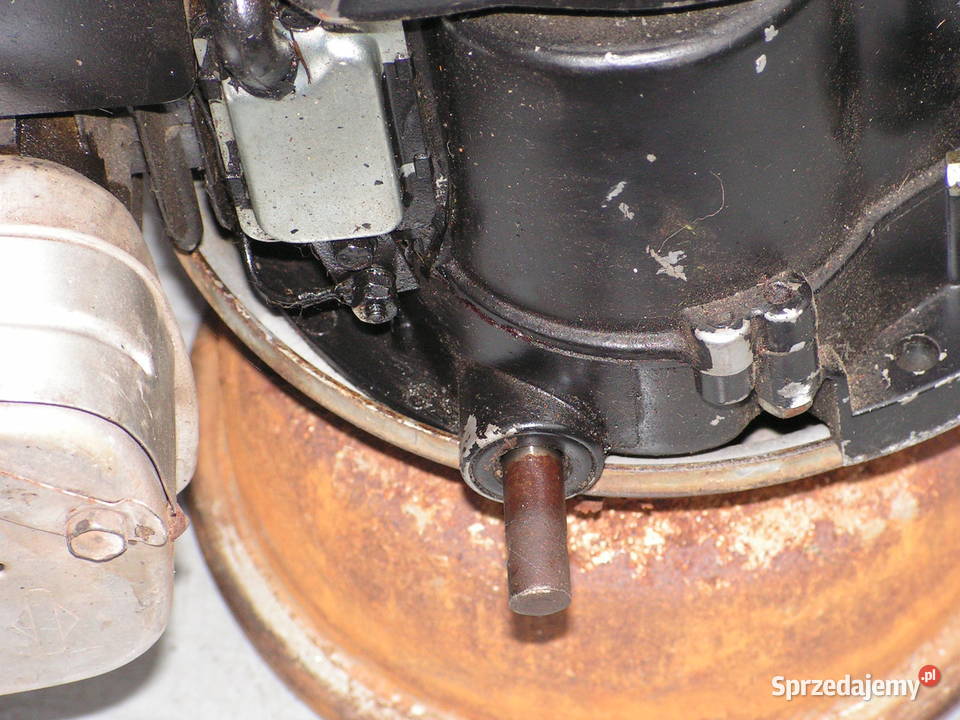 Silnik Briggs Stratton 5 HP z napędem