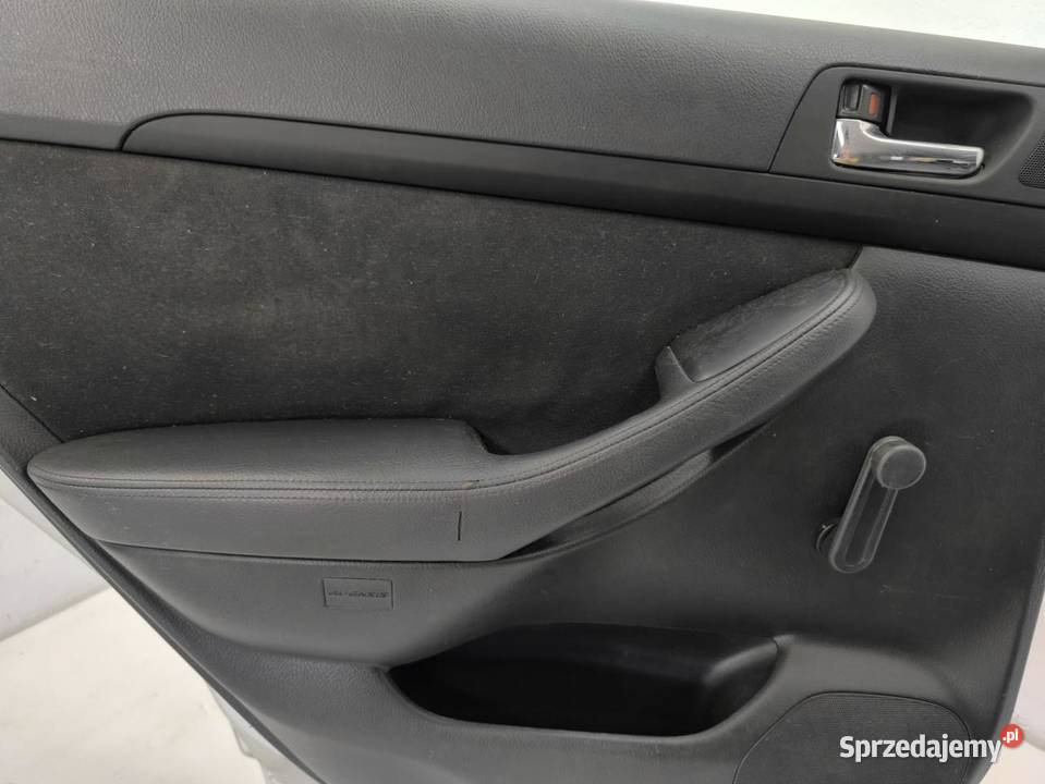 DRZWI LEWY TYŁ TOYOTA AVENSIS II T25 KOMBI