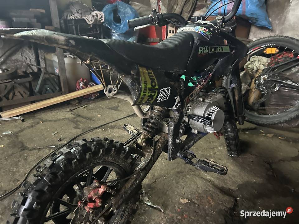 Mam na sprzedaż crossa 60cc 2 t W ramie 50cc 2 t CC Włosań