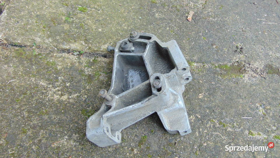 Mocowanie wspornik łapa pompy Mercedes 123 Białystok