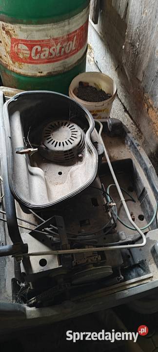 Zamiatarka spalinowa Karcher 8550W