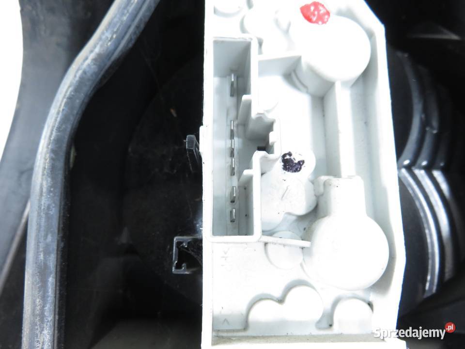 LAMPA LEWA TYLNA FORD FOCUS II sedan 5M5113405B