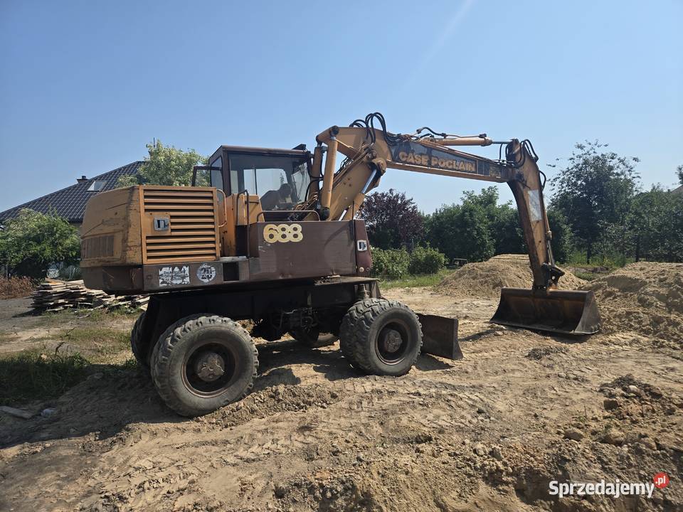 koparka kołowa CASE POCLAIN 688 nie