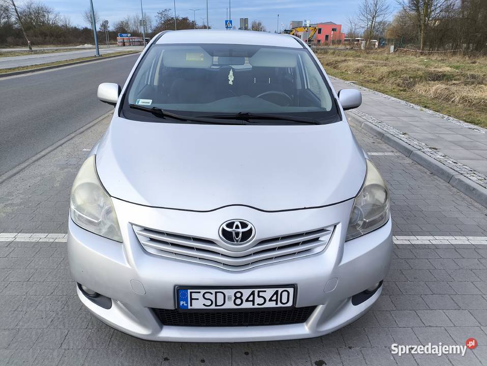 Toyota Verso 20 126 2009r długie opłaty Drezdenko