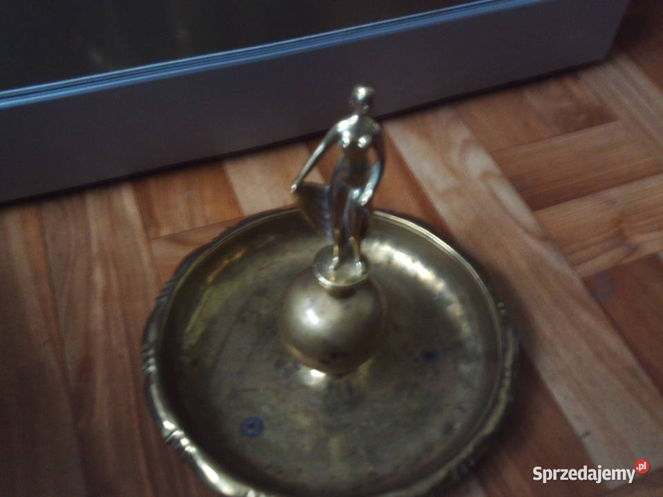 Mosiężna patera z postacią kobietyśliczna Antyki Kalisz