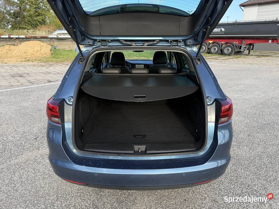 Opel Astra 14 BENZYNA Klimatronik Nawigacja światła LED Konin