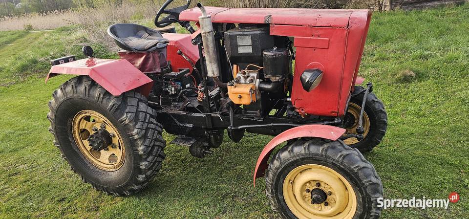 Sprzedam traktor z silnikiem Es 15