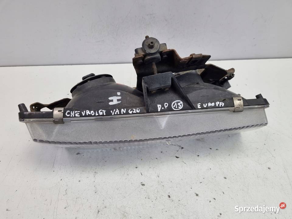 LAMPA PRAWA Chevrolet Van G20 PRZEDNIA prawy Chełm