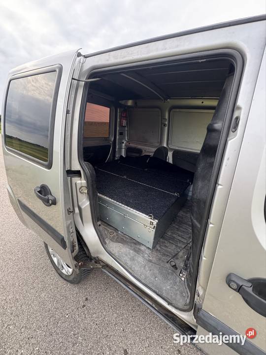 Fiat doblo lift 19 JTD 100 2006 Cargo zabudowa klimatyzacja Nowe Piekuty