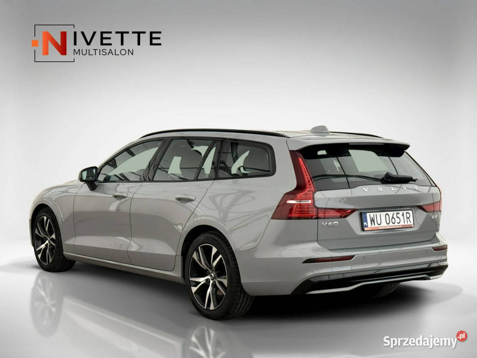 Volvo V60 20 B4 Mild Hybrid 19714 197 Plus Dark kamera cofania Warszawa
