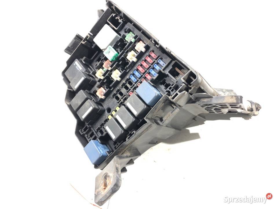 SKRZYNKA BEZPIECZNIKÓW FORD FIESTA MK7 Hatchback