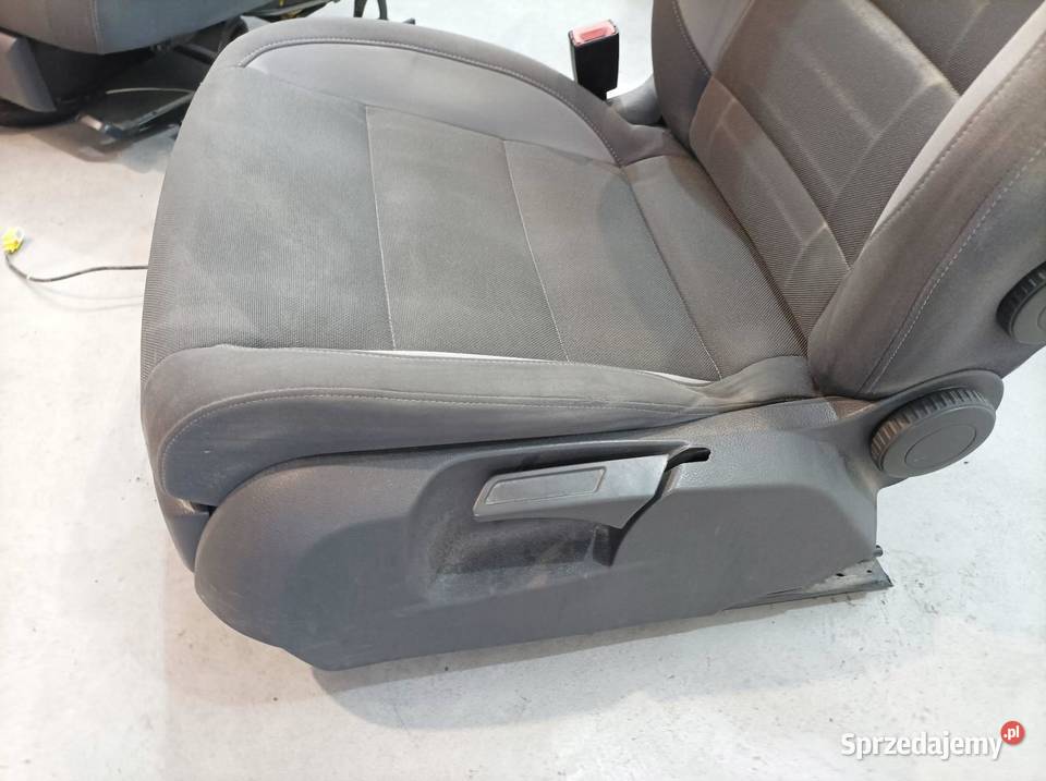 FOTELE PRZÓD II RZĄD KPL 1T3 KOMPLET VW Fotele i kanapy świętokrzyskie